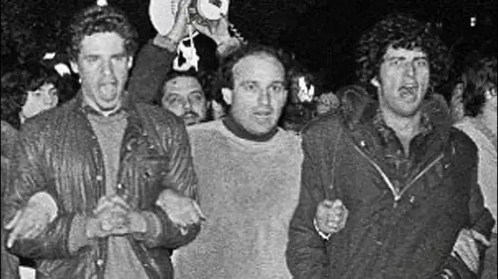 אמיל גרינצוויג בהפגנה בה נרצח, 10 בפברואר 1983 (אתר רשמי , ורדי כהנא) אמיל גרינצוויג בהפגנה בה נרצח, 10 בפברואר 1983 (אתר רשמי , ורדי כהנא)
