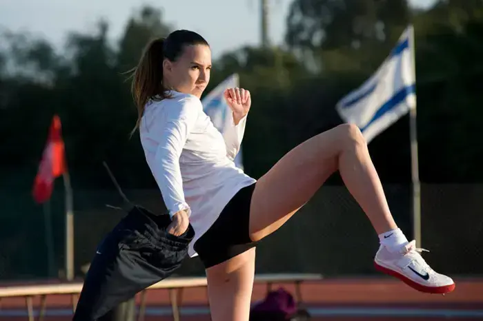 הקופצת לגובה דניאל פרנקל (נמרוד סונדרס) הקופצת לגובה דניאל פרנקל (נמרוד סונדרס)