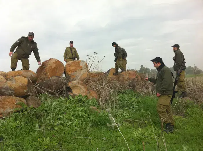 חידוש חיפושים אחר גיא חבר, חייל שנעלם בשנת 1997 באזור צומת חד נס, פברואר 2011 (ג'יליס , שגב דהן) חידוש חיפושים אחר גיא חבר, חייל שנעלם בשנת 1997 באזור צומת חד נס, פברואר 2011 (ג'יליס , שגב דהן)