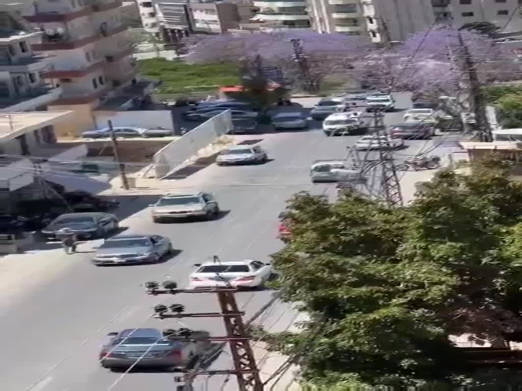רכב הותקף באזור צור בדרום לבנון. קרדיט: רשתות ערביות