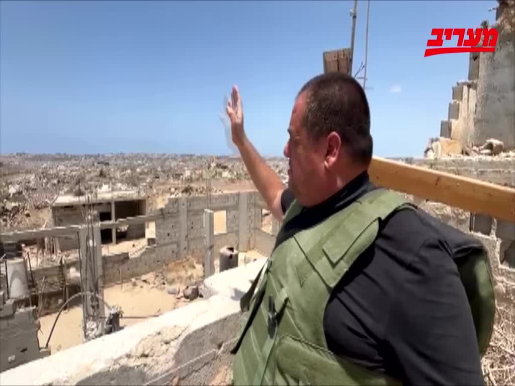 אבי אשכנזי עם כוחות צהל בבית חאנון אבי אשכנזי עם כוחות צהל בבית חאנון