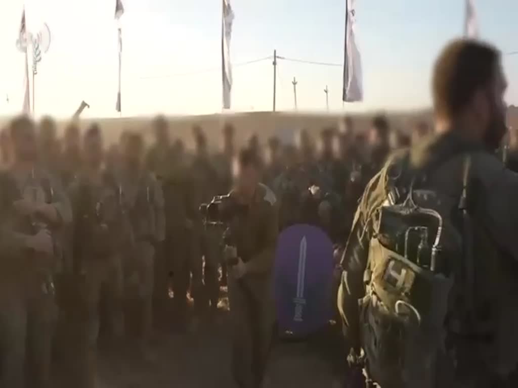 מפקד גדוד צבר, סגן-אלוף מ׳, ללוחמיו ברגע היציאה של צהל מרצועת עזה