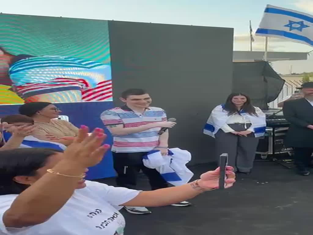 קבלת הפנים לשורד השבי מקסים הרקין בטירת הכרמל