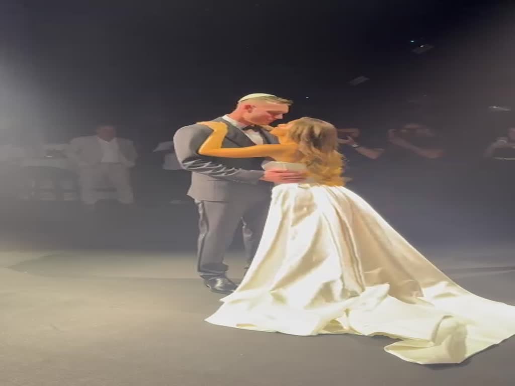 נועה קירל ודניאל פרץ בריקוד סלואו