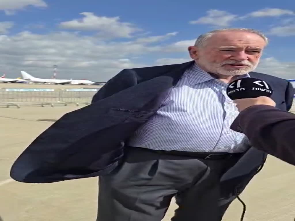 שגריר ארהב בישראל, מייק האקבי, לפני המראת בנימין נתניהו לפגישה עם טראמפ