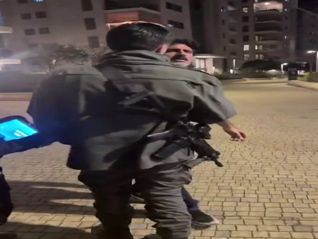 צחי הלוי מתעמת עם מרדכי דוד