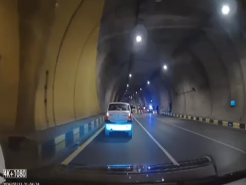 מחסומים שהקימו הבסיג' במנהרות מתחת לקרקע