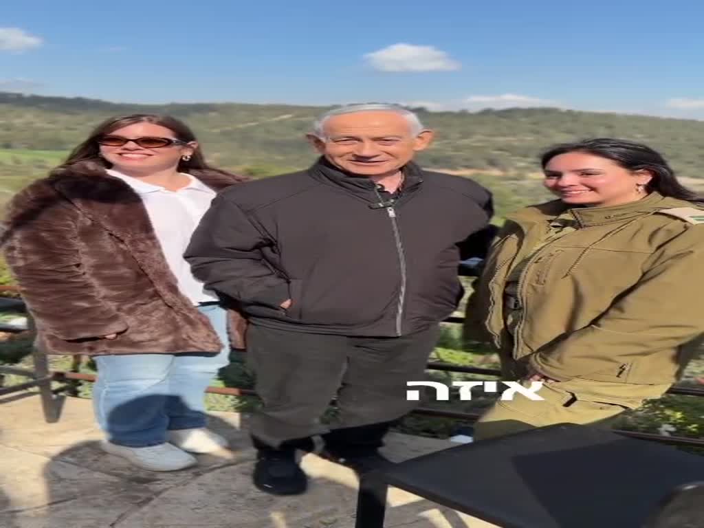 בנימין נתניהו בסרטון מחוץ לבית הקפה