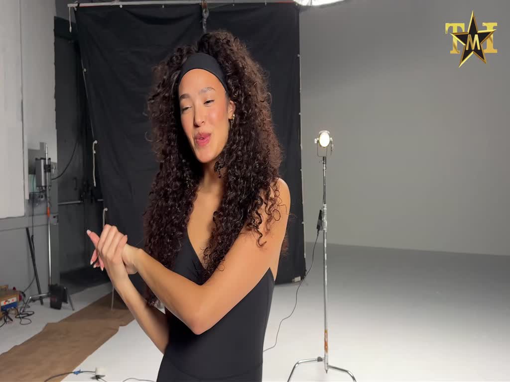 אחרי אהבה חדשה: יובל בוצ'ן יצאה לדייט | ראיון: שרון בן פורת