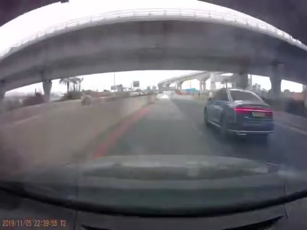 שבר יירוט נפל סמוך לרכב המשפחה 