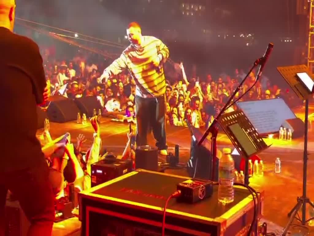 עומר אדם במקסיקו אחרי האירוסים