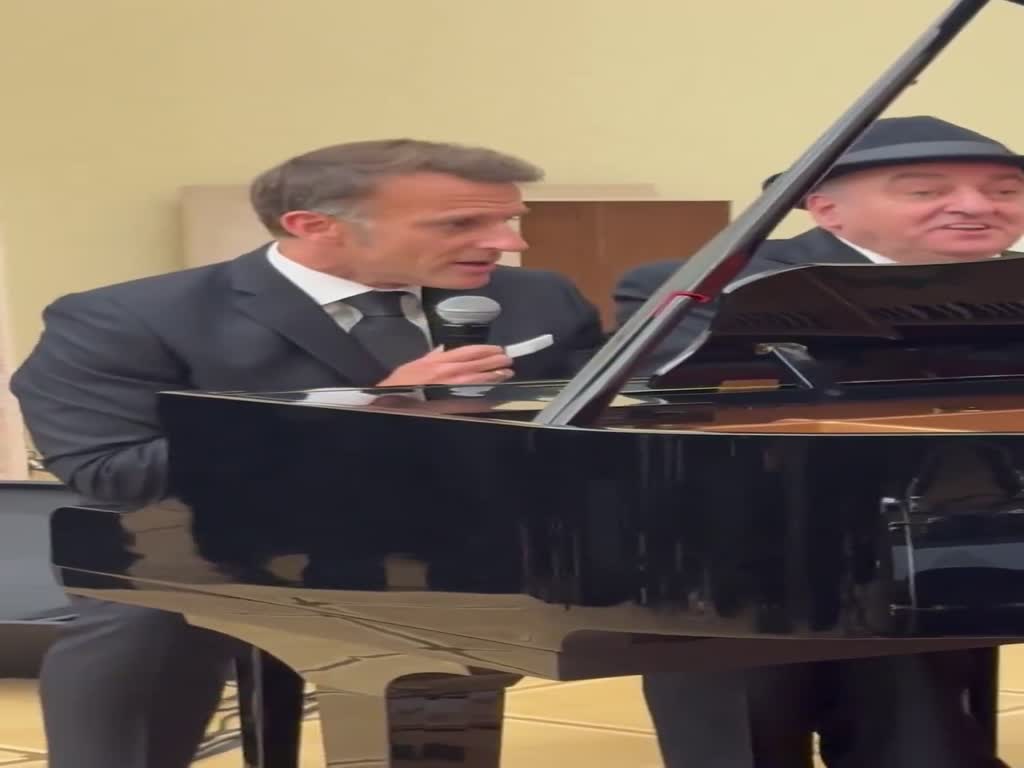 עמנואל מקרון בארמניה 