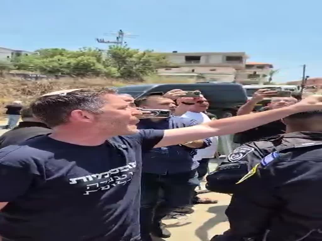 יאיא פינק בעימות מול צבי סוכות באום אל פחם
