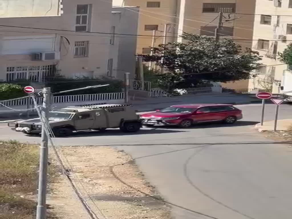 כוחות צה״ל מחרימים את הרכב אשר שימש את המחבל לאחר מעצרו