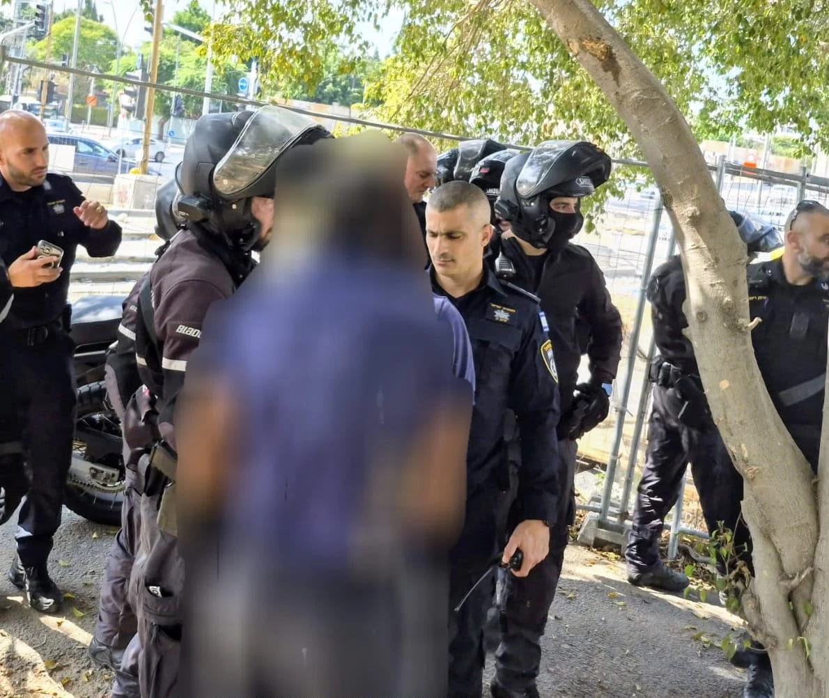 כתב אישום נגד תושב ירושלים בגין מגע עם סוכן זר וצילום אתרים רגישים