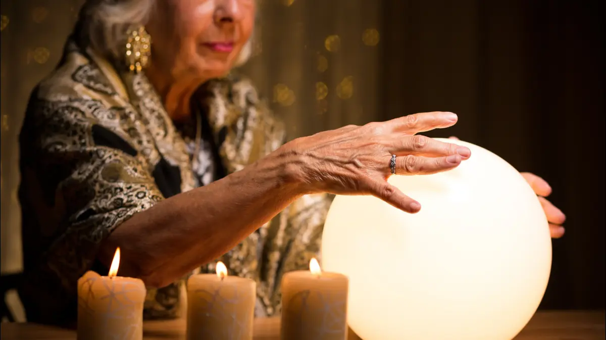 лечащая ясновидящая