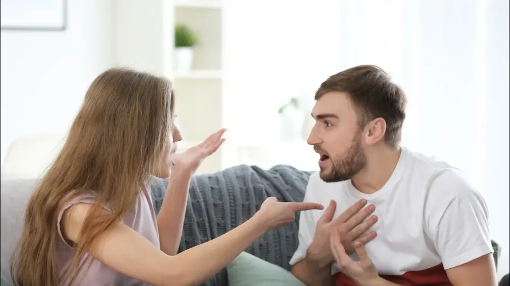 בני זוג מתווכחים. ShutterStock