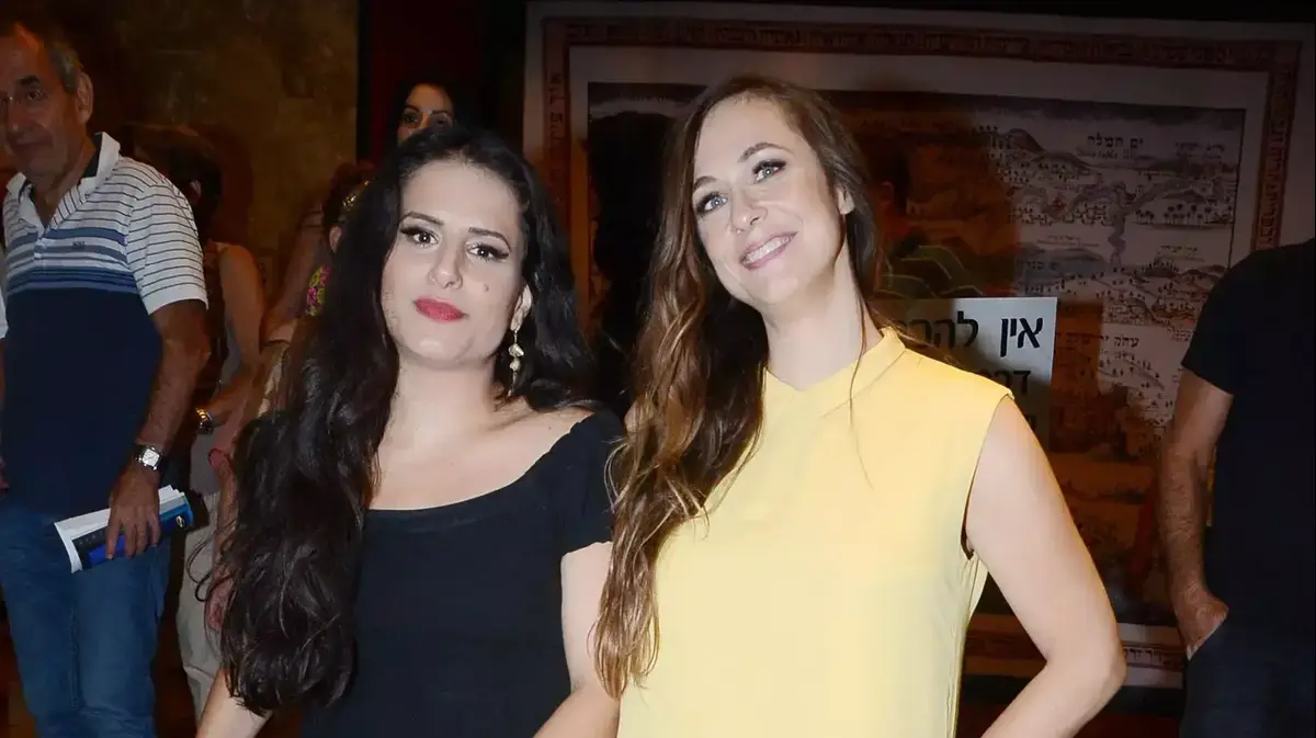 צמד חמד : קרן פלס ומירי מסיקה תרבותיות - וואלה! סלבס