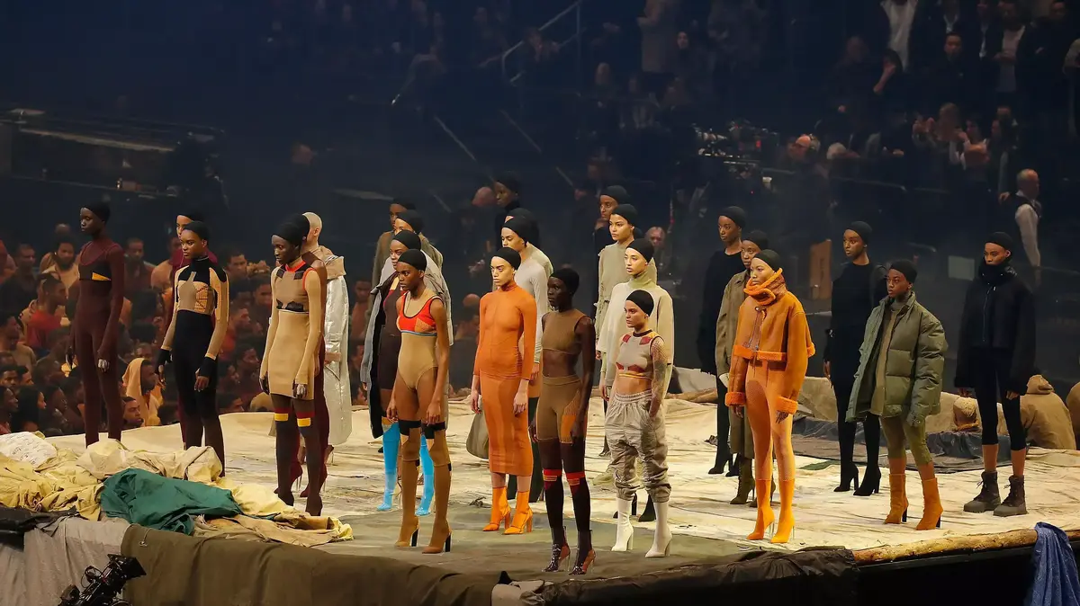 ×˜×™×™×§ ××™×˜ Yeezy ×