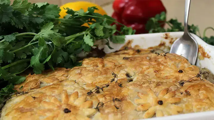 Пирог с курицей и грибами Zahav.ru Салат