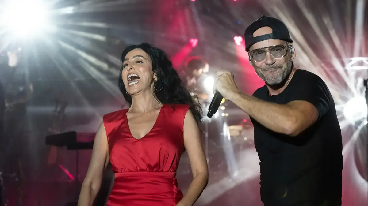 20 שנה אחרי המופע המשותף - רמי וריטה התאחדו על הבמה: צפו ...