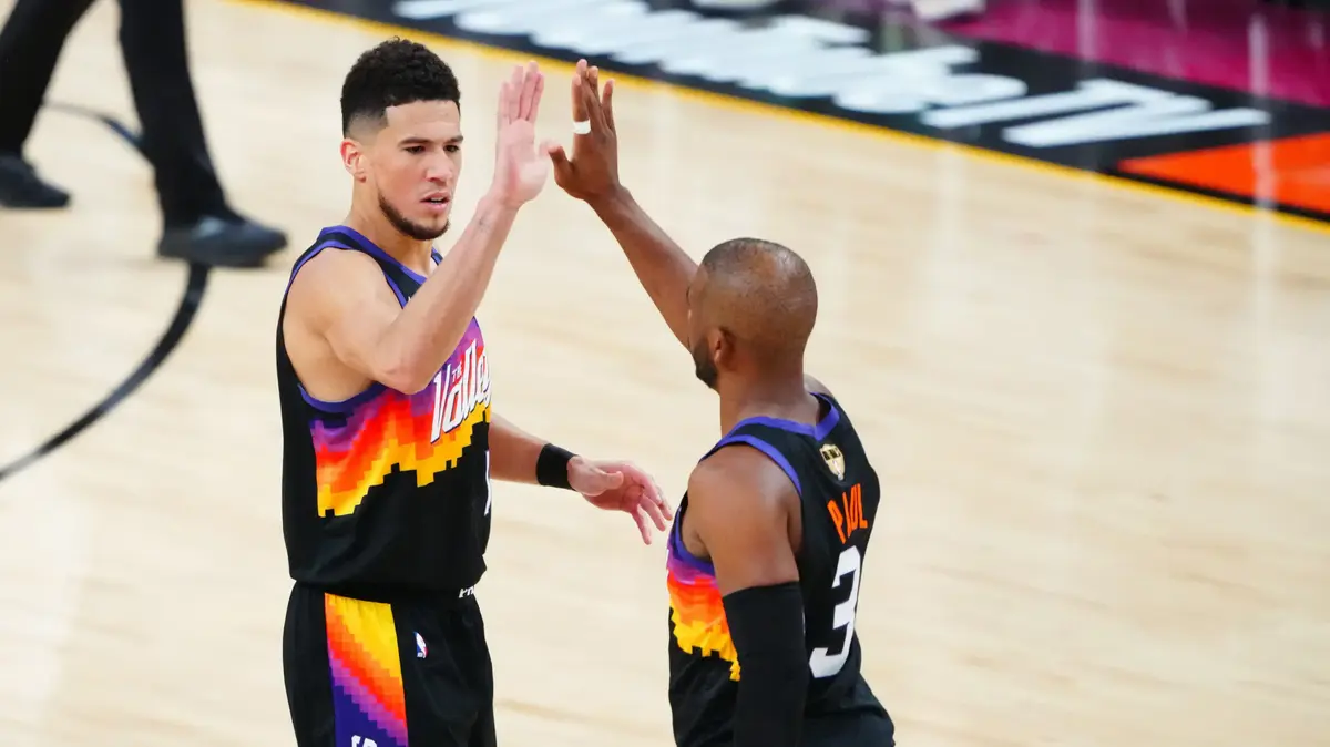 פיניקס גברה 105:118 על מילווקי ועלתה ל-0:1 בגמר ה-NBA - Vimarsana News