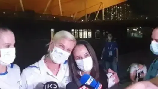 עזר כנגדה: התרומה של אלה סמופלוב למדליה של לינוי אשרם ...
