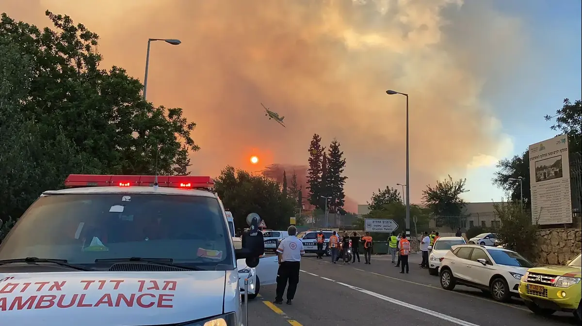 "מטלטל": עם הטלית והתפילין בתוך ענן עשן ואש - Vimarsana News