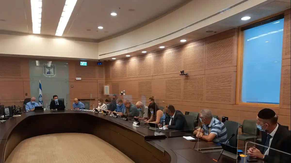 ועדת החוקה דנה במתווה הגבלות הקורונה שאושר הלילה - Vimarsana News