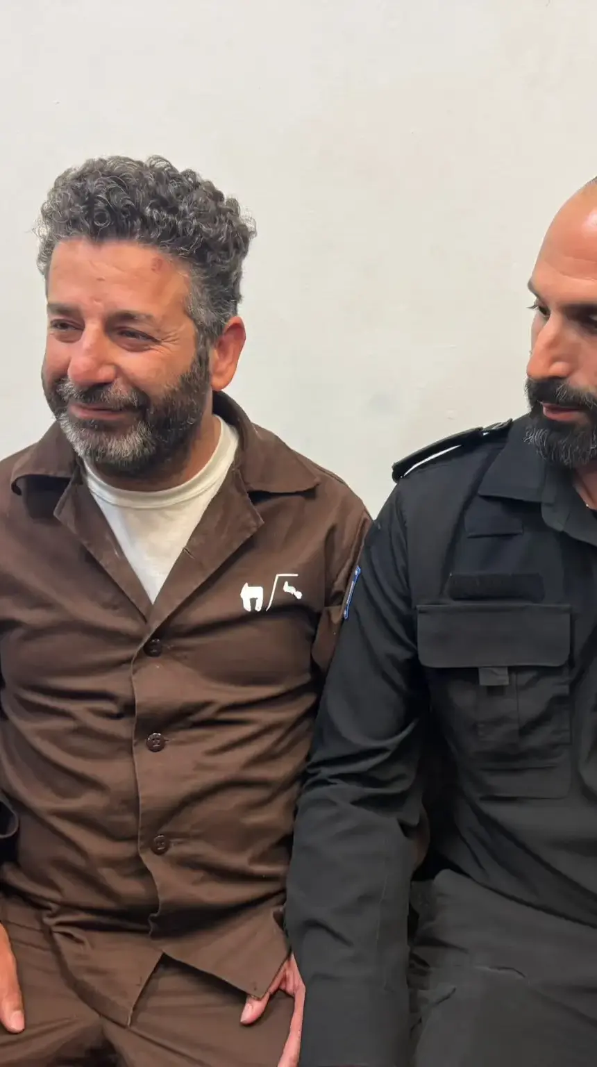 סייף אבו קשק פעיל המשט לעזה שהובא לחקירה בארץ, דיון הארכת מעצר בבימ"ש השלום אשקלון, 5 במאי 2026 סייף אבו קשק פעיל המשט לעזה שהובא לחקירה בארץ, דיון הארכת מעצר בבימ"ש השלום אשקלון, 5 במאי 2026