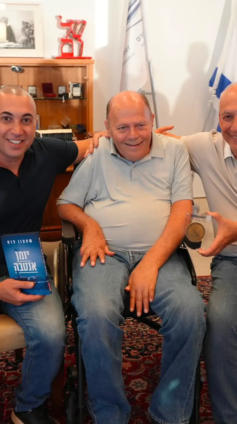 סורין הרשקו עם יו"ר מרכז פרס לשלום ולחדשנות חמי פרס ועם נדב פרס סורין הרשקו עם יו"ר מרכז פרס לשלום ולחדשנות חמי פרס ועם נדב פרס