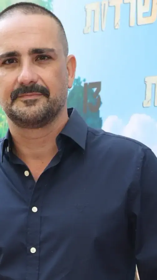 אבי שושן בהשקה של "הישרדות" 