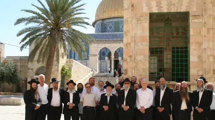 רבנים מהקרן למורשת בית המקדש בהר הבית, אפריל 2011 רבנים מהקרן למורשת בית המקדש בהר הבית, אפריל 2011