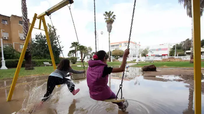 שיטפונות בנהר הגעתון בנהריה בעקבות הגשם, אפריל 2011 שיטפונות בנהר הגעתון בנהריה בעקבות הגשם, אפריל 2011