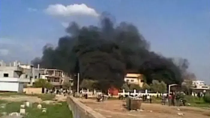 מהומות בעיר דרעא, סוריה, 9 באפריל 2011, מתוך סרטון ביתי מהומות בעיר דרעא, סוריה, 9 באפריל 2011, מתוך סרטון ביתי