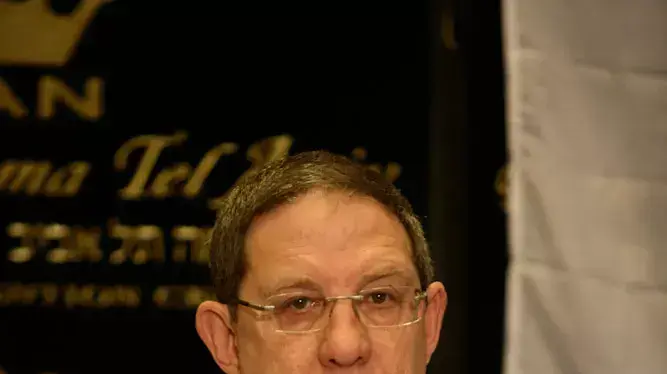 ראש השב"כ לשעבר  כרמי גילון במסיבת עיתונאים של בכירי מערכת הביטחון לשעבר למען שחרורו של גלעד שלי, אפריל 2011