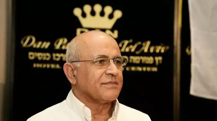 אביגדור קהלני במסיבת עיתונאים של בכירי מערכת הביטחון לשעבר למען שחרורו של גלעד שלי, אפריל 2011 אביגדור קהלני במסיבת עיתונאים של בכירי מערכת הביטחון לשעבר למען שחרורו של גלעד שלי, אפריל 2011
