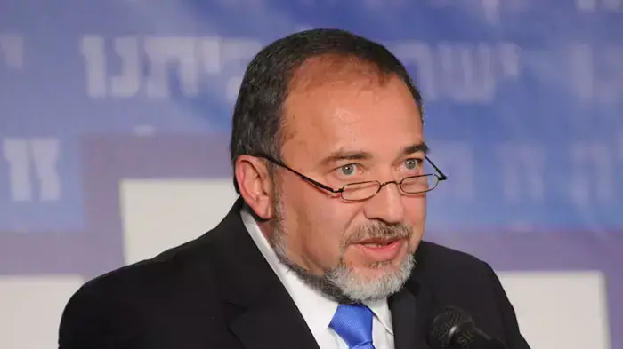 שר החוץ אביגדור ליברמן במהלך הועידה השלישית של מפלגת ישראל ביתנו, אפריל 2011 שר החוץ אביגדור ליברמן במהלך הועידה השלישית של מפלגת ישראל ביתנו, אפריל 2011