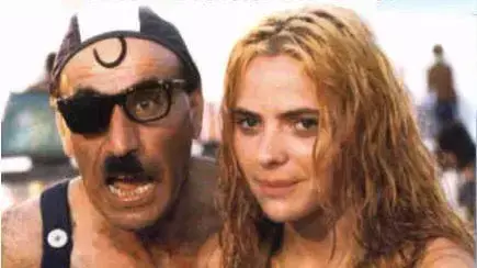 דודה לולה ב"אלכס חולה אהבה"