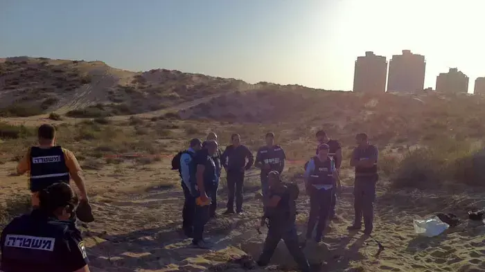 רקטת גראד נחתה ליד אשדוד רקטת גראד נחתה ליד אשדוד