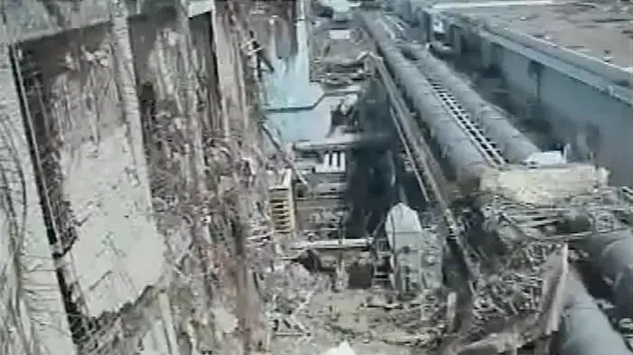 תמונות שצילם מזל"ט בתחנת הכוח הגרעינית התקולה "פוקושימה דיאיצ'י", יפן, 16 באפריל 2011 תמונות שצילם מזל"ט בתחנת הכוח הגרעינית התקולה "פוקושימה דיאיצ'י", יפן, 16 באפריל 2011