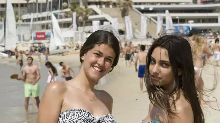 קיץ בחוף הים של תל אביב , אפריל 2011