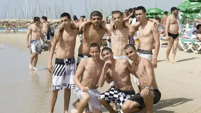 קיץ בחוף הים של תל אביב , אפריל 2011