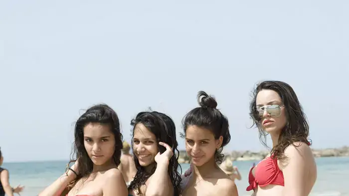 קיץ בחוף הים של תל אביב , אפריל 2011