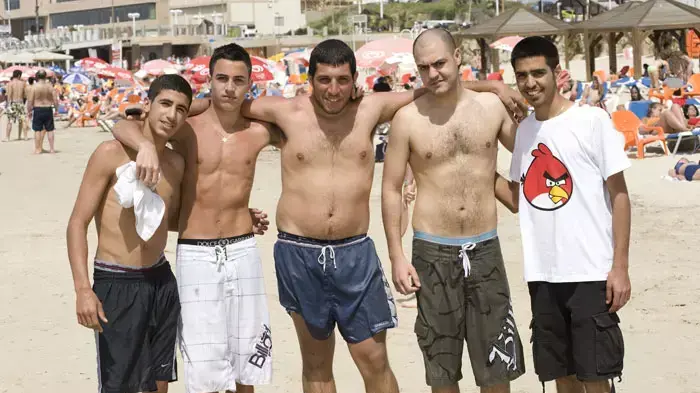 קיץ בחוף הים של תל אביב , אפריל 2011