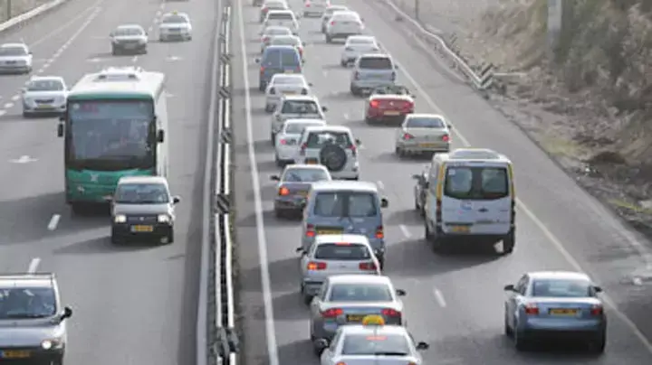 פקקעים בכביש 1 בדרך לליל הסדר פקקעים בכביש 1 בדרך לליל הסדר