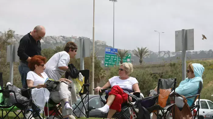 נופשים בחוף דדו בחיפה, פסח 2011