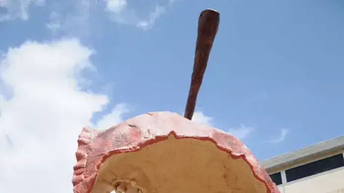 חול המועד בירושלים, תיירים ומטיילים במוזיאון ישראל, אפריל 2011