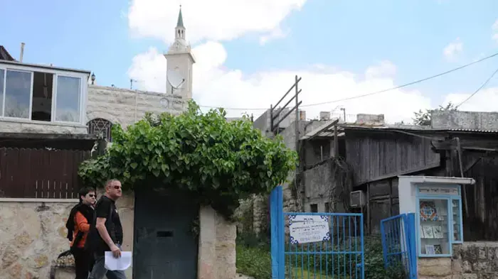 חול המועד בירושלים, תיירים ומטיילים בעין כרם, אפריל 2011