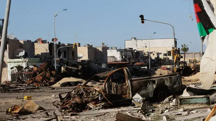 אחת התמונות שצילם כריס הונדרוס בעיר הנצורה מיסרתה, לוב, בימים האחרונים לפני שנהרג בעצמו בקרבות בעיר, 17-19 באפריל 2011